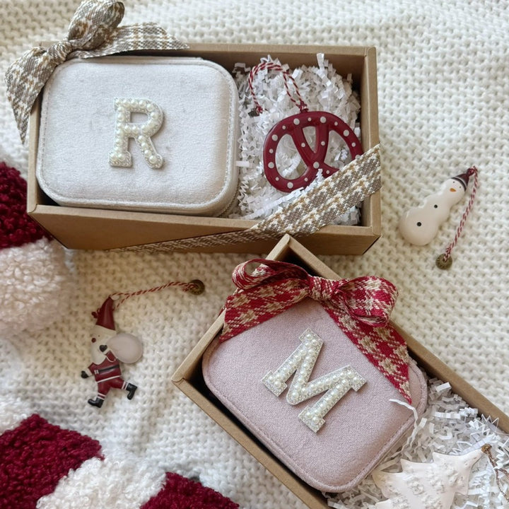 珍珠字母珠寶盒聖誕限定包裝，飾品收納與禮物推薦 交換禮物推薦